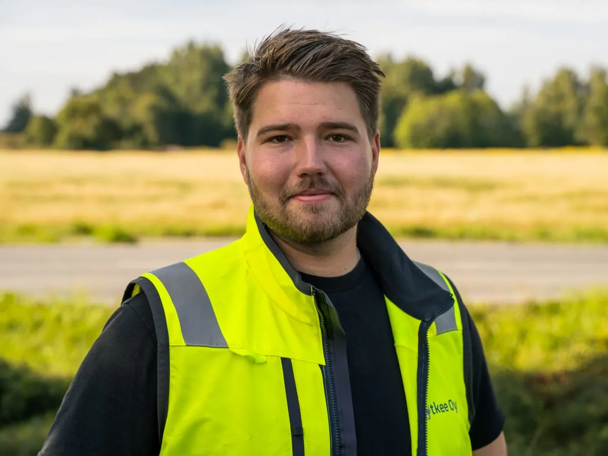Lasse Hartikainen, työnjohto, Kytkee Oy